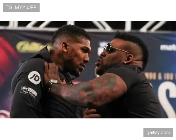 安东尼·约书亚在街角排队买咖啡像邻居大哥，他的信用卡账单想想都让人懵